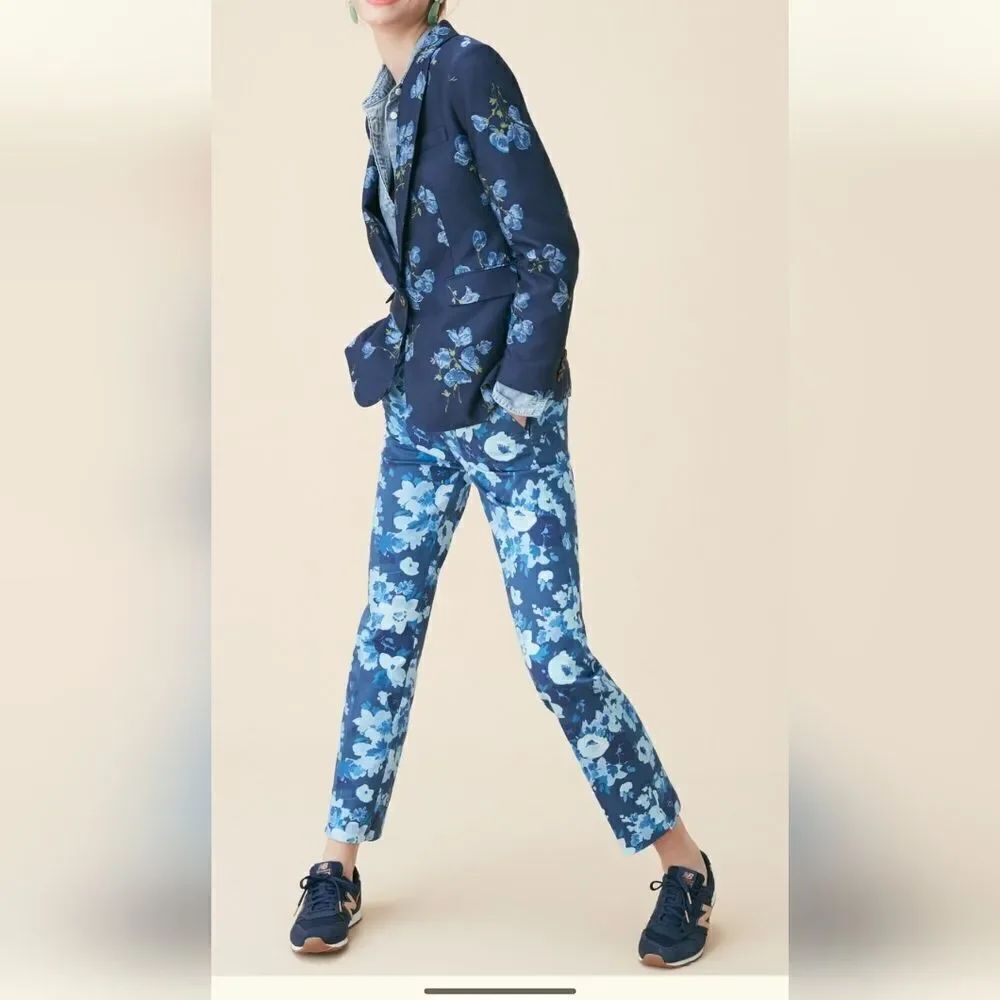 Jcrew Nwot  size 6 stretch cotton Remi pant in watercolor begonias print blue